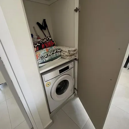 Mythical Blue Cozy 2 Bedroom En-suite Family Pool Paralímni
