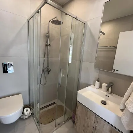 Mythical Blue Cozy 2 Bedroom En-suite Family Pool