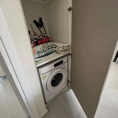 Cozy 2 Bedroom + 2 Bathroom W/ Pool Apartment